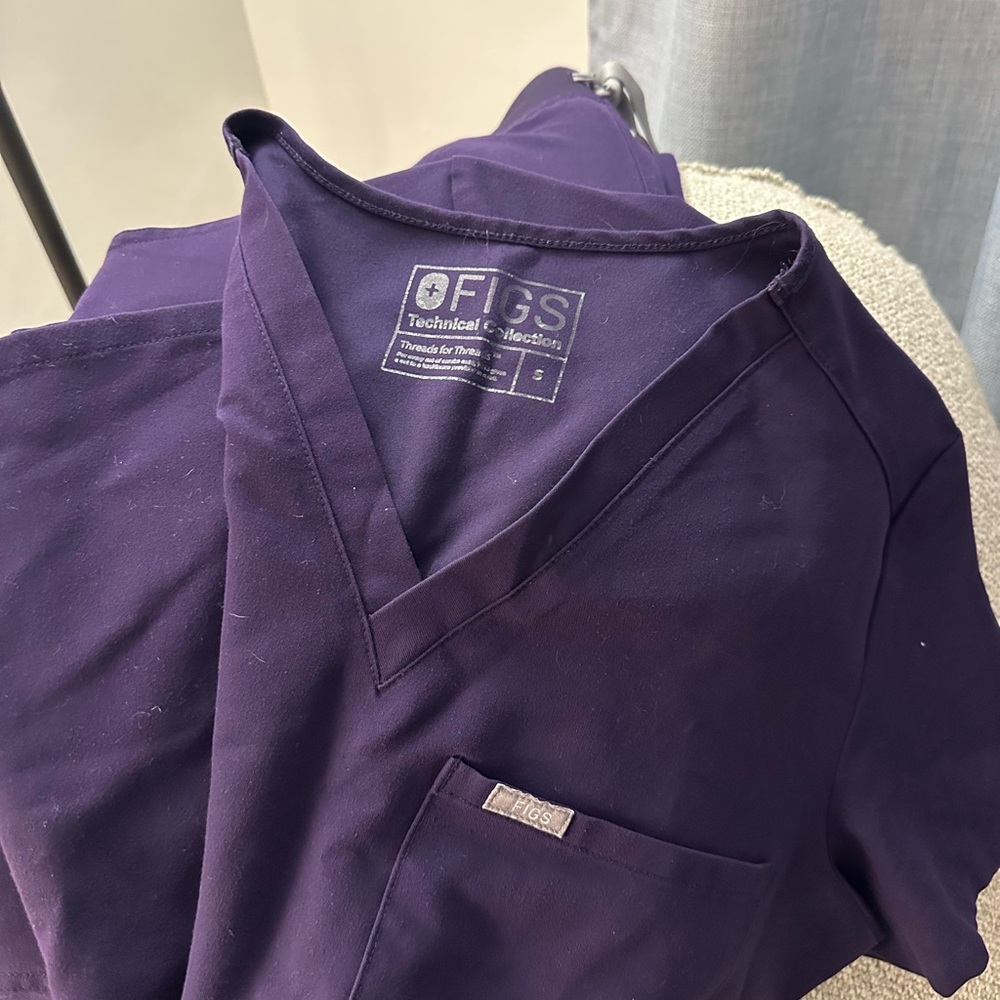 Figs Purple Scrub Set - Picture 5 of 13